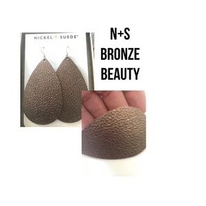 Nickel + Suede Medium Bronze Beauty